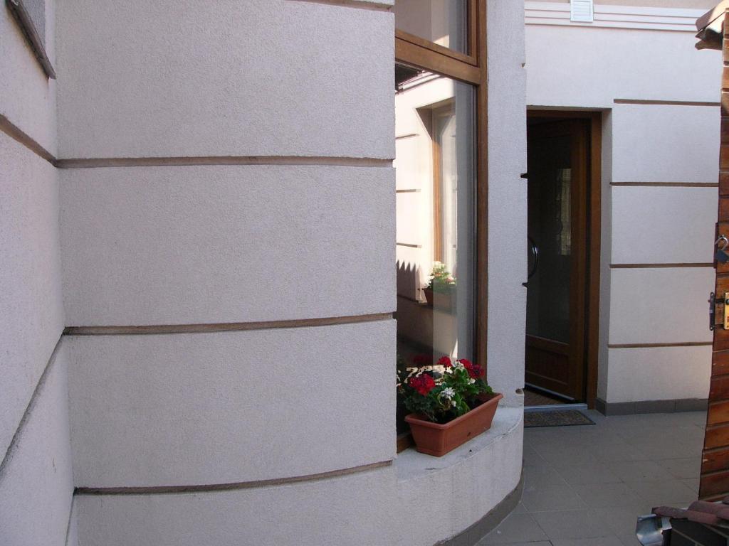 Abszolut Hotel Es Panzio Ньирбатор Экстерьер фото